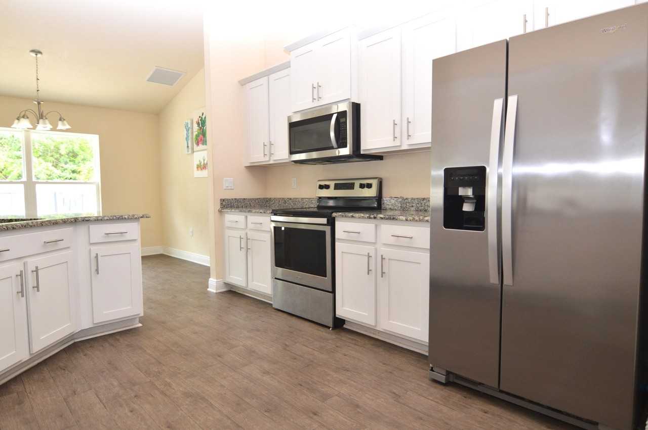 5803 Nw Basswood Dr - Photo 7 of 9