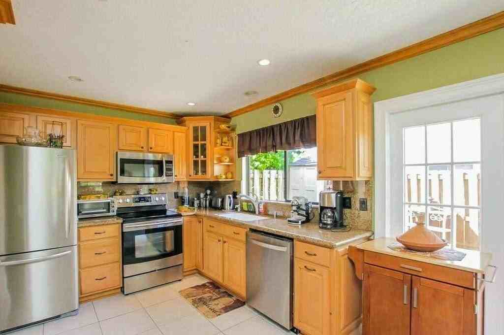 9709 Sunny Isle Cir - Photo 2 of 21