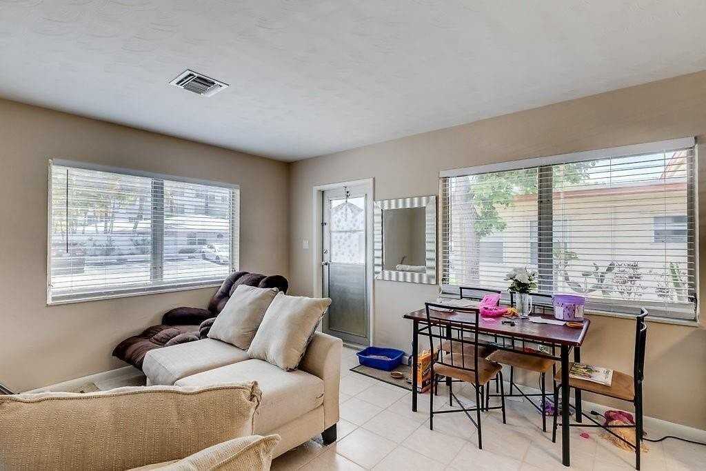 1037 N Victoria Park Rd #1 - Photo 6 of 34