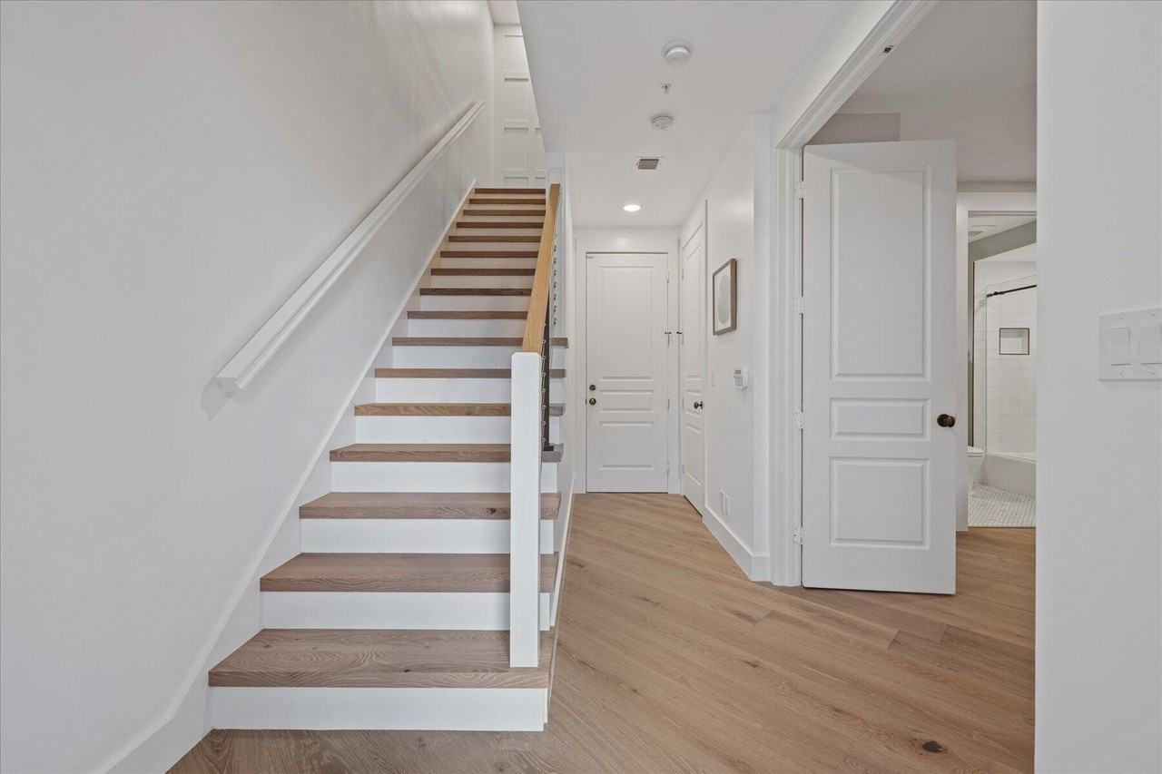 376 W Mallory Cir - Photo 2 of 25