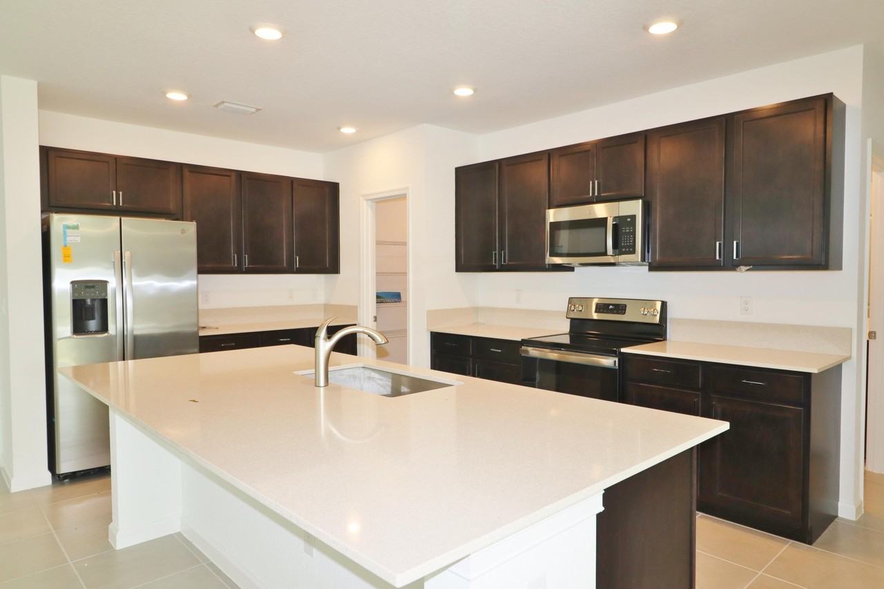 721 Worlington Ln - Photo 5 of 39