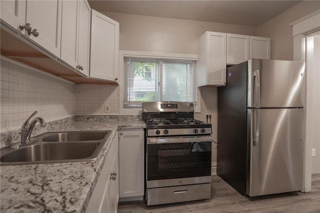 1333 Pacific St - Photo 3 of 16