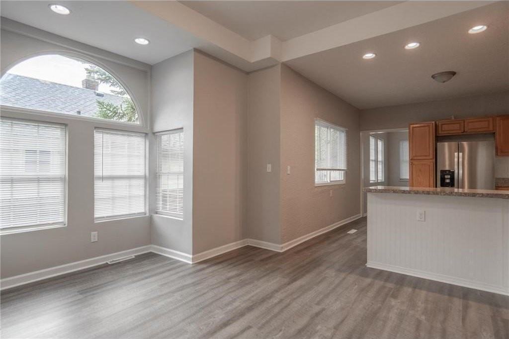 1125 Margaret St - Photo 3 of 26