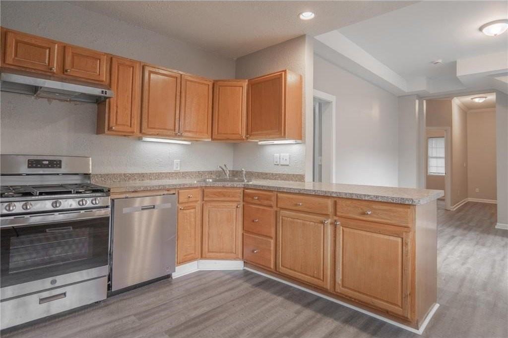 1125 Margaret St - Photo 4 of 26