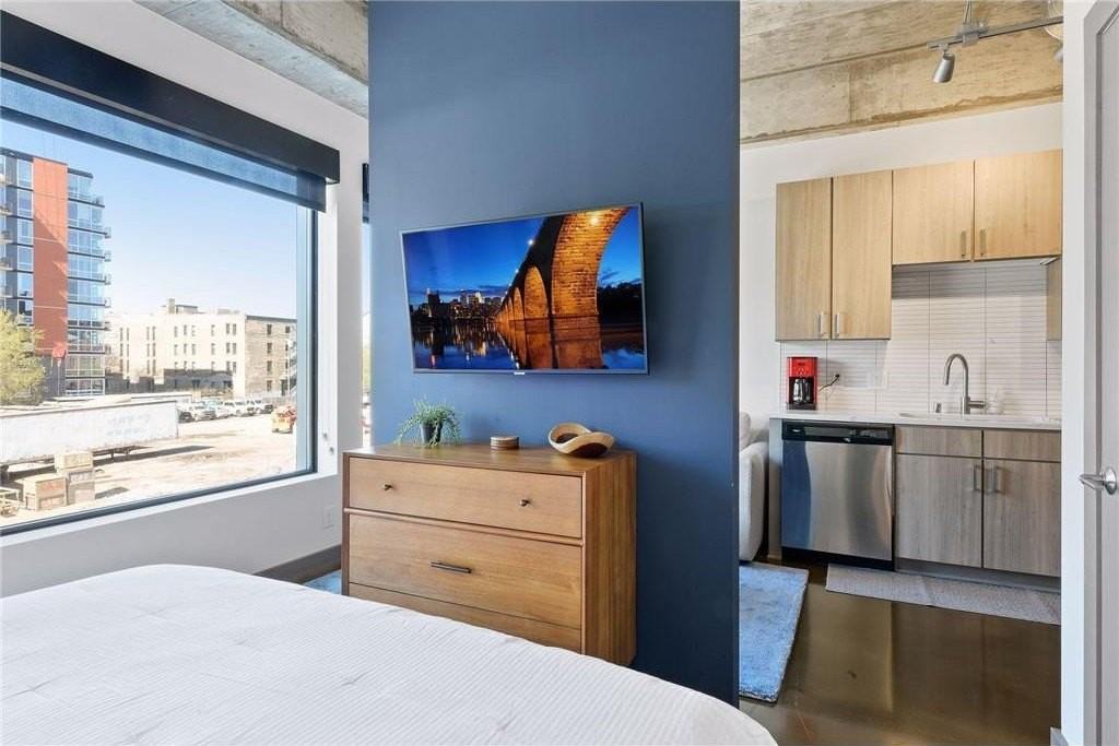 728 3rd St N #202 - Photo 5 of 26