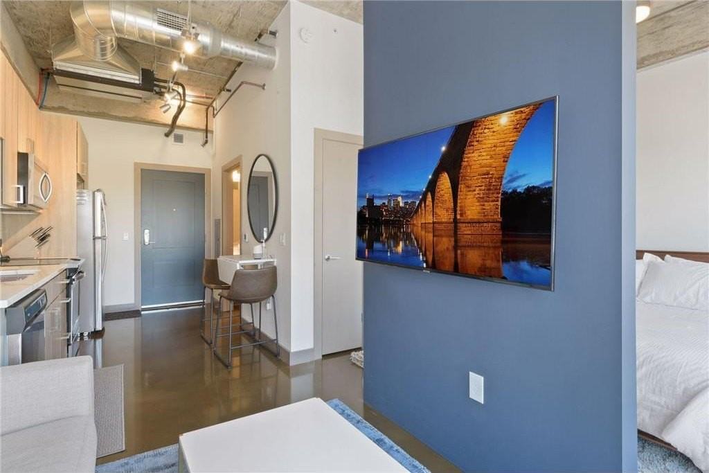 728 3rd St N #202 - Photo 6 of 26