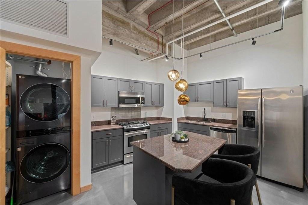 601 Marquette Ave #405 - Photo 2 of 26