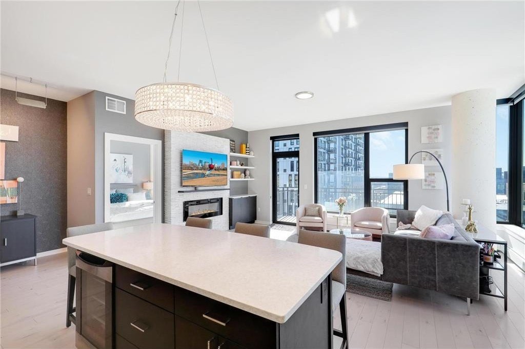 740 Portland Ave #907 - Photo 5 of 37