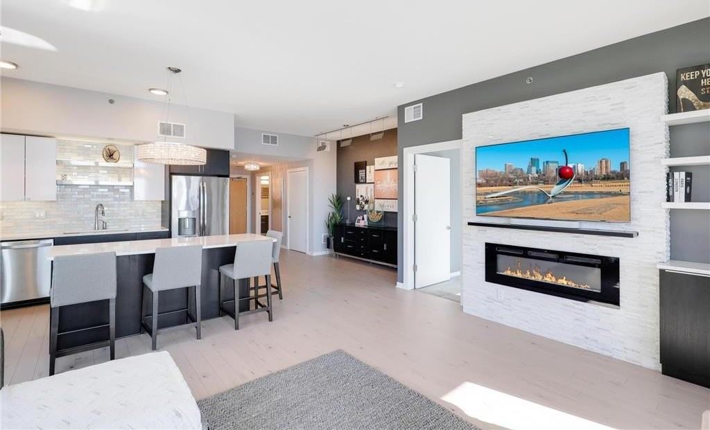 740 Portland Ave #907 - Photo 7 of 37