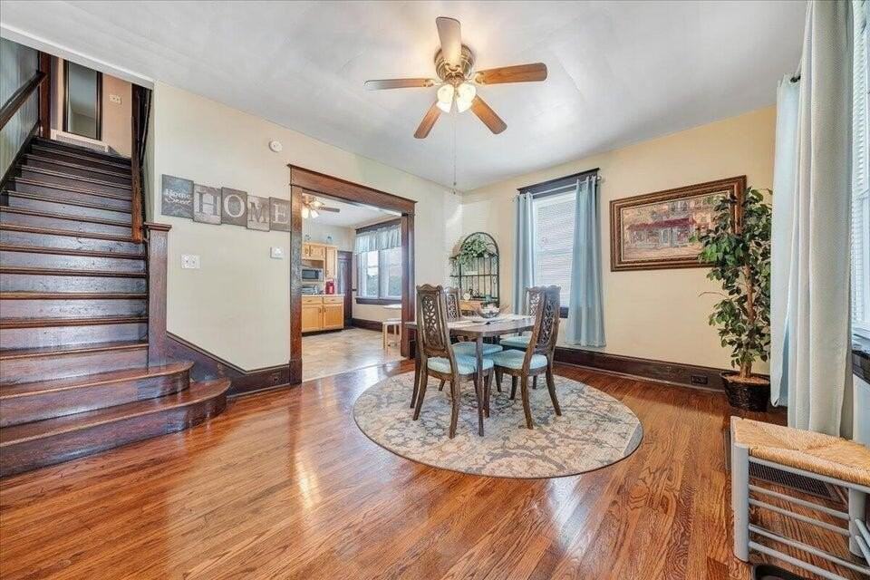 1205 15th St Se - Photo 4 of 36