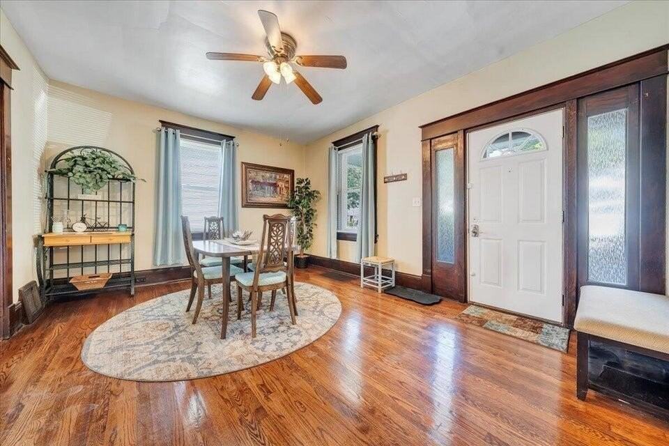 1205 15th St Se - Photo 6 of 36