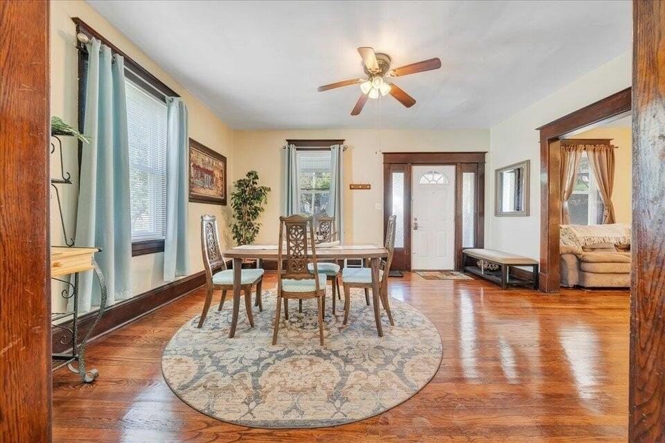 1205 15th St Se - Photo 7 of 36