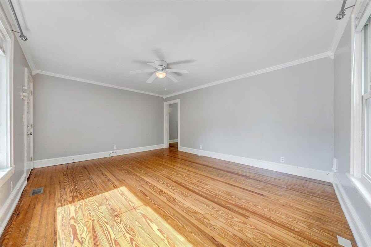 812 Mississippi Ave Ne - Photo 3 of 35