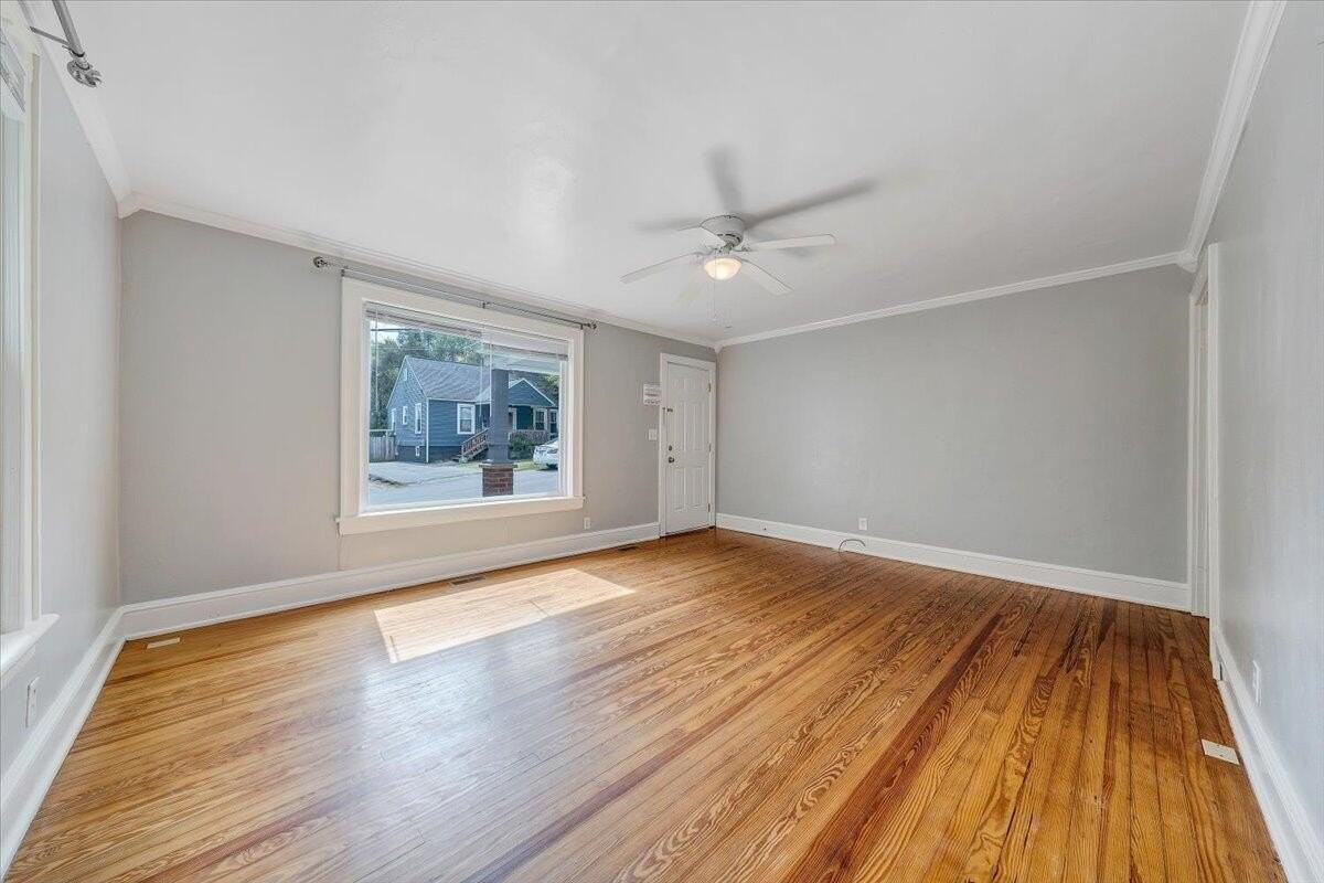 812 Mississippi Ave Ne - Photo 4 of 35