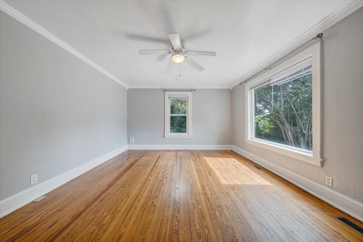 812 Mississippi Ave Ne - Photo 7 of 35