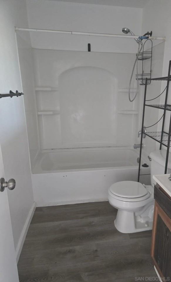 241 50th St - Photo 3 of 8