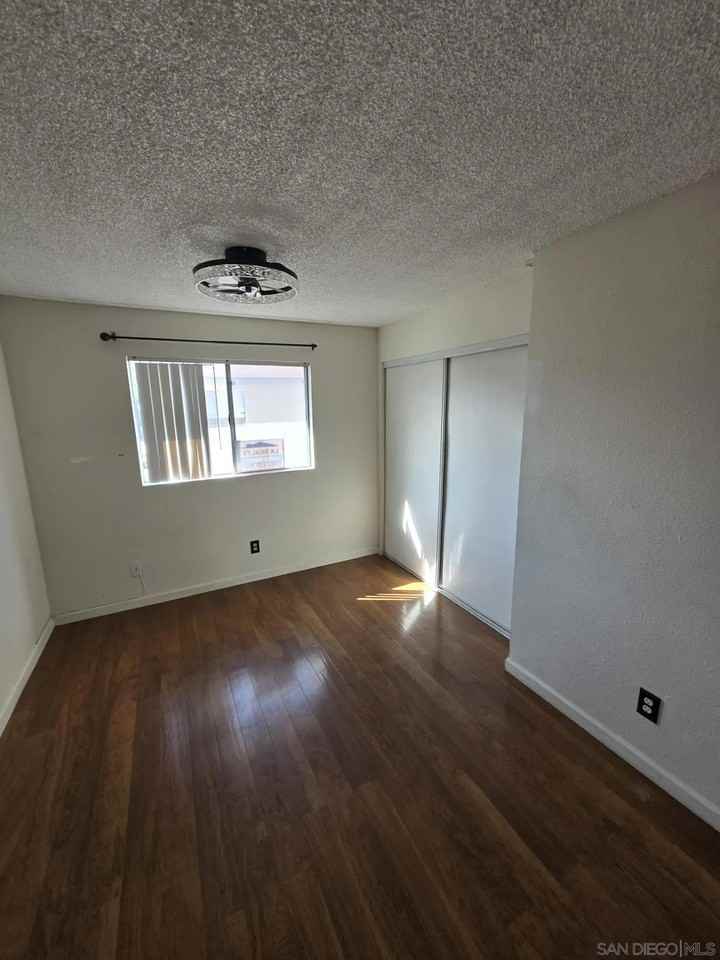 241 50th St - Photo 7 of 8