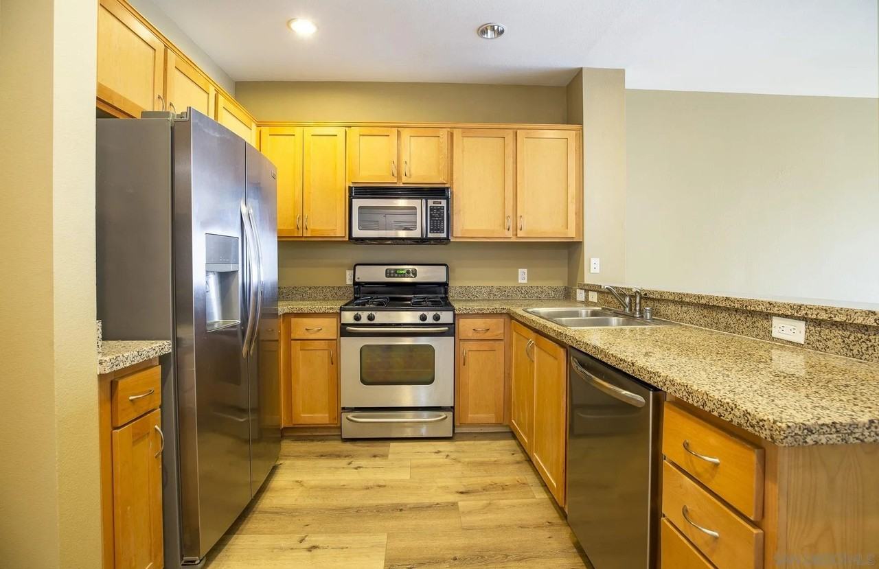 450 J St #6141 - Photo 2 of 28