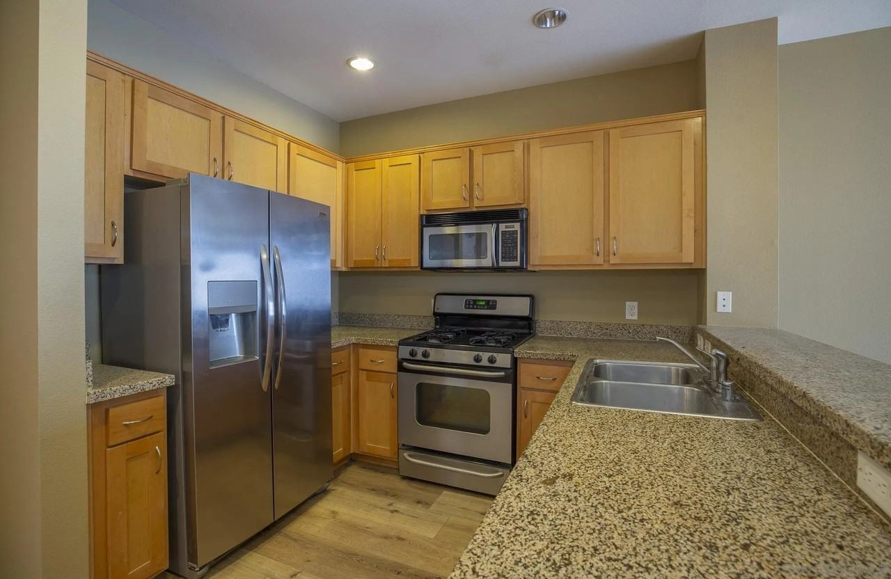450 J St #6141 - Photo 4 of 28