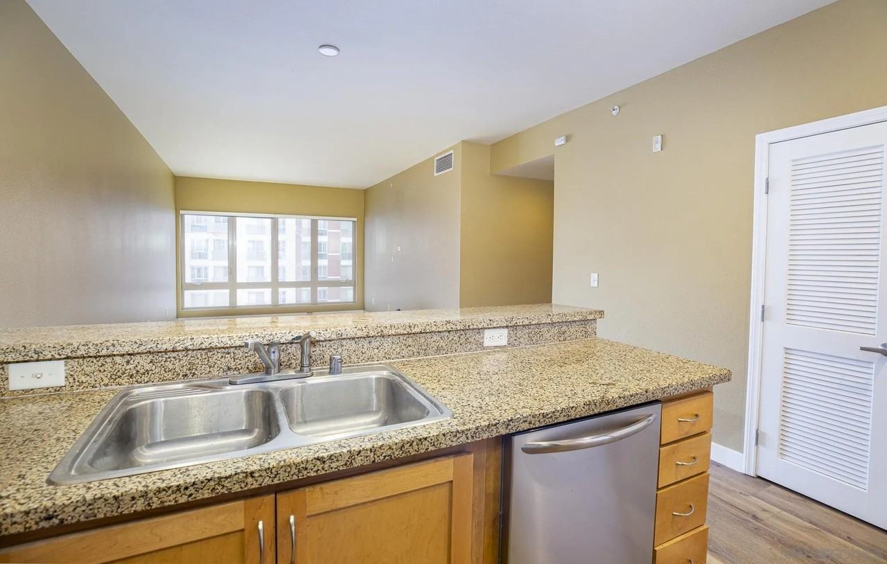 450 J St #6141 - Photo 6 of 28