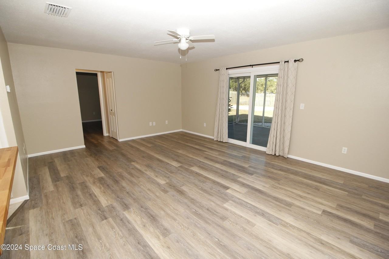 473 Lisa Rd Ne - Photo 4 of 14