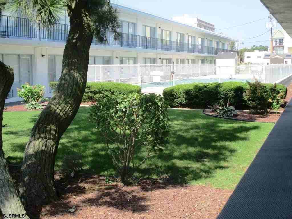 3501 Boardwalk - Photo 6 of 33