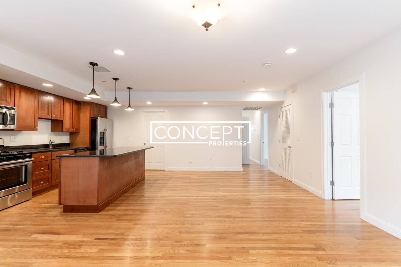 65 Circuit St - Photo 3 of 16