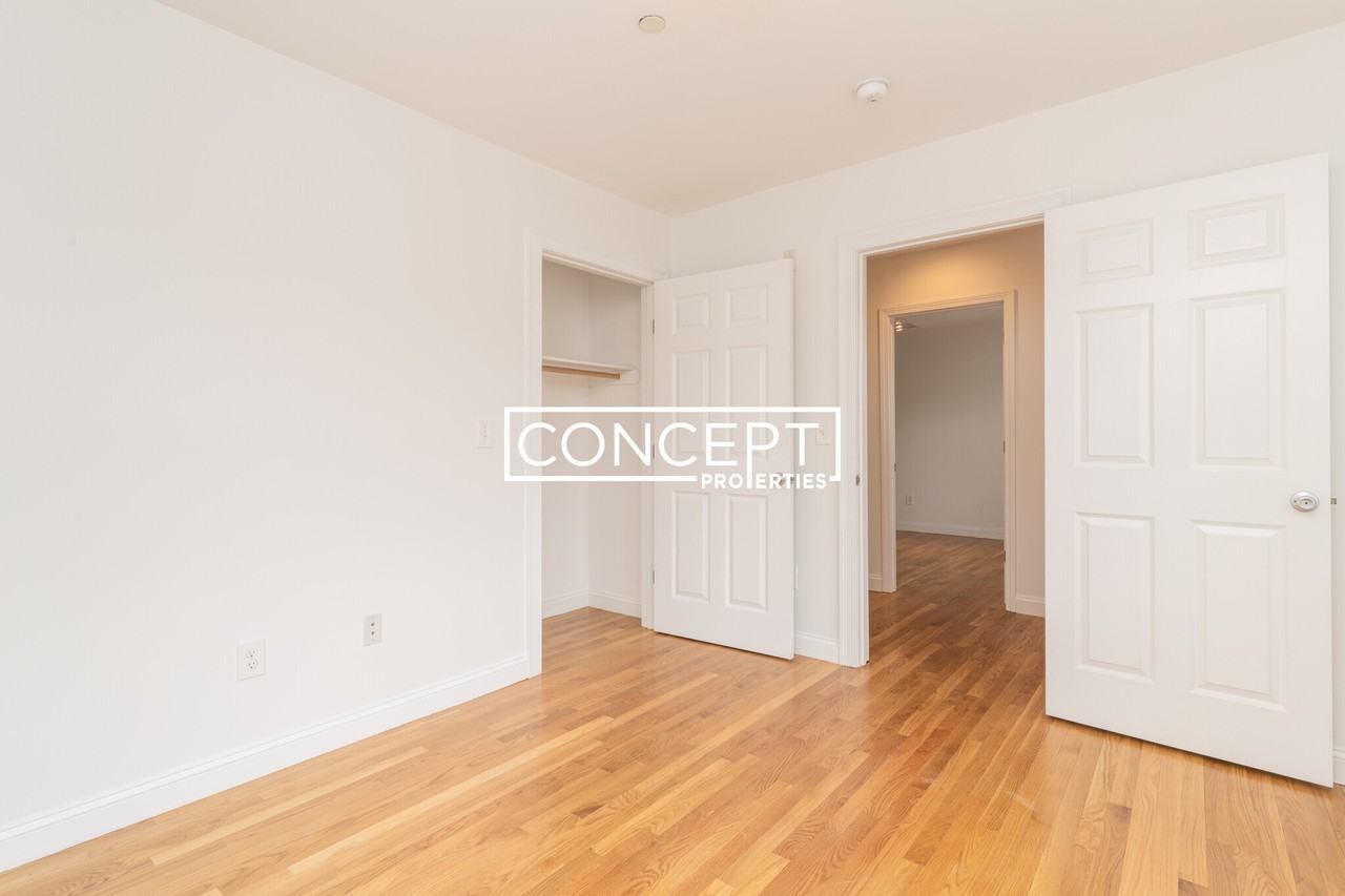 65 Circuit St - Photo 5 of 16