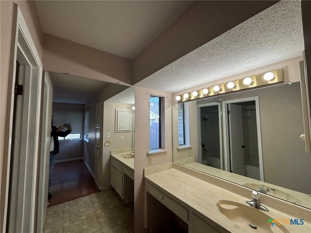 210 Planters Dr - Photo 4 of 8