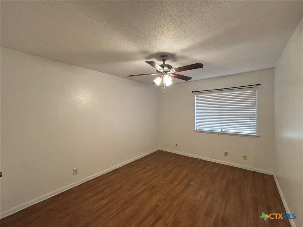 210 Planters Dr - Photo 5 of 8