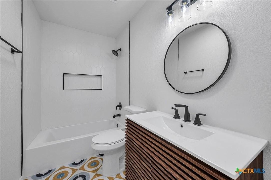 2239 Hilltop Loop - Photo 4 of 15