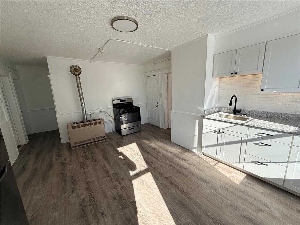 251 Transit St Apt 2r #2R - Photo 3 of 9