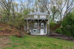 featured image of 376 Arnolds Neck Dr