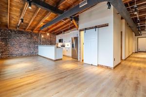 featured image of 453 E Main St ## 800