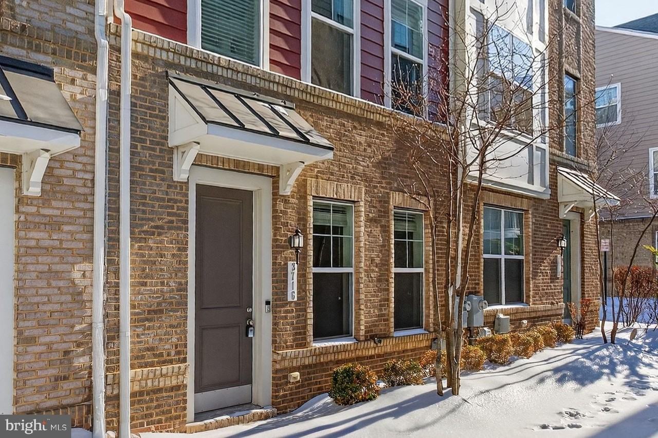 3716 Foote St Ne - Photo 3 of 41