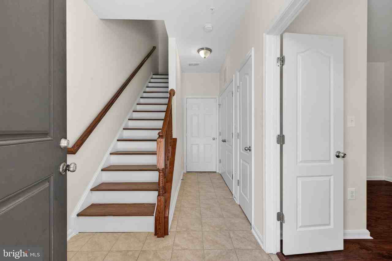 3716 Foote St Ne - Photo 4 of 41