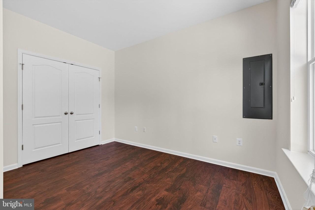 3716 Foote St Ne - Photo 6 of 41