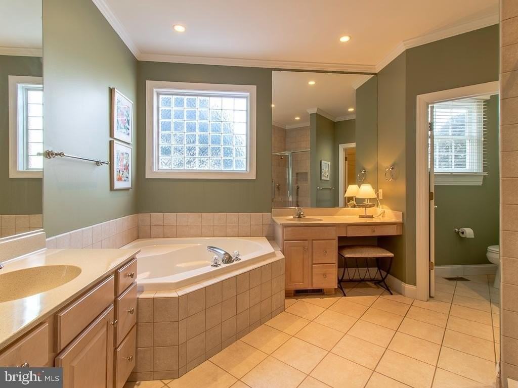 10 Wellington Pl - Photo 3 of 21