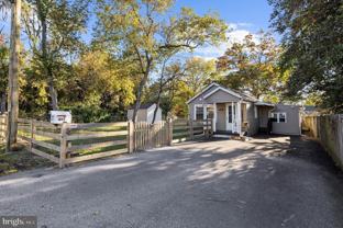 333 Magothy Beach Rd - Photo 1 of 1