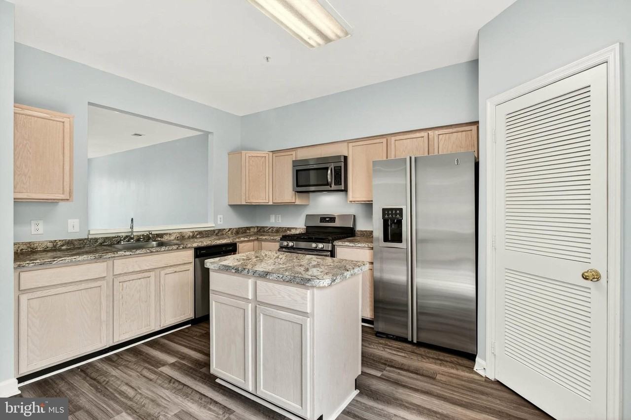 8605 Willow Leaf Ln - Photo 7 of 29