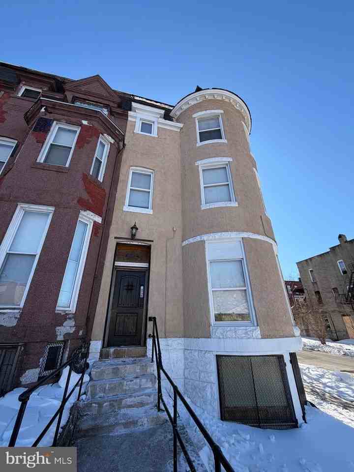 2735 W North Ave - Photo 2 of 13