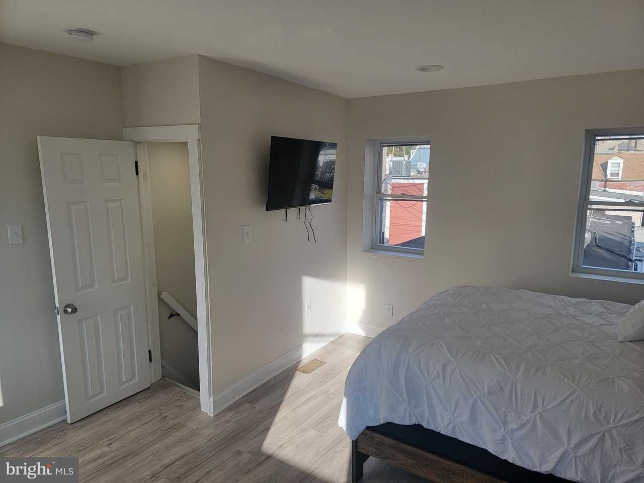 401 S Ann St - Photo 4 of 42