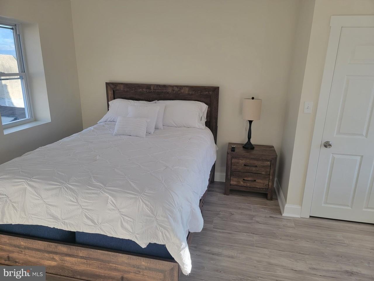 401 S Ann St - Photo 5 of 42