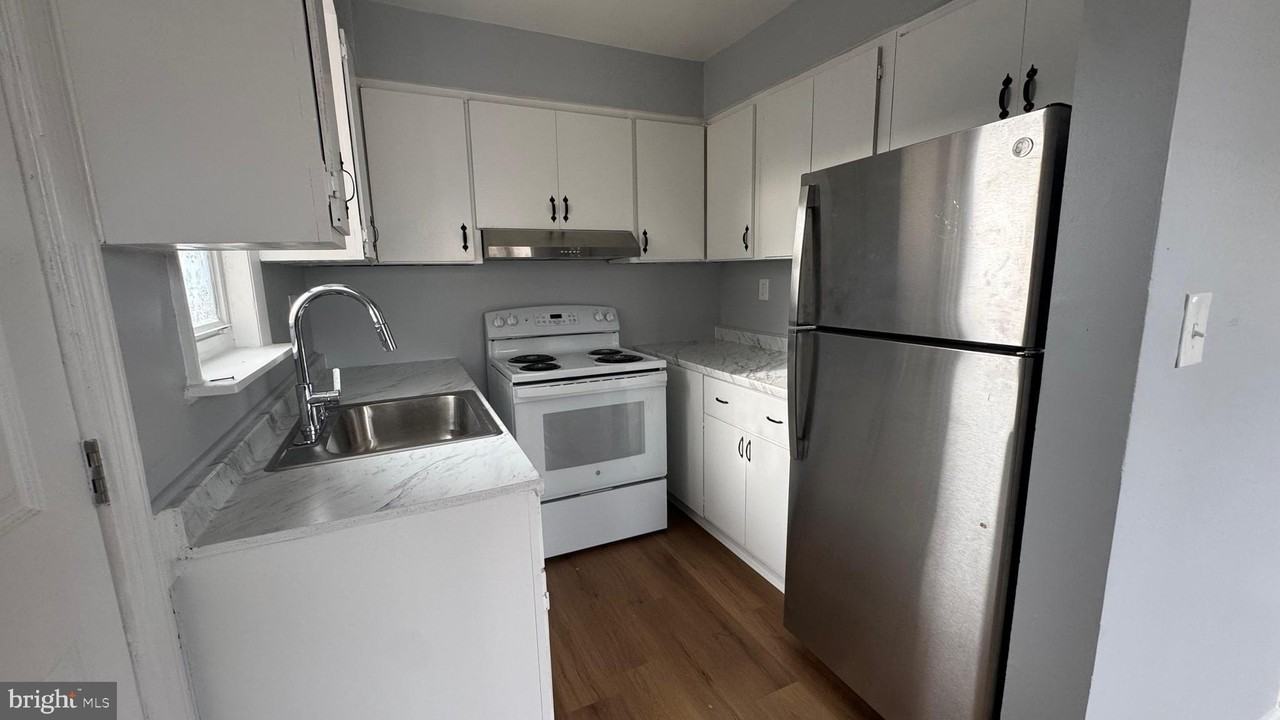 7107 Liberty Rd - Photo 4 of 17