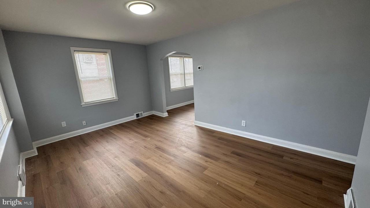 7107 Liberty Rd - Photo 6 of 17