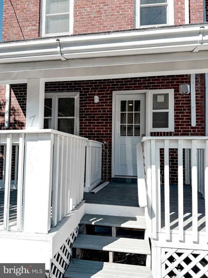 7713 E Baltimore St - Photo 4 of 50