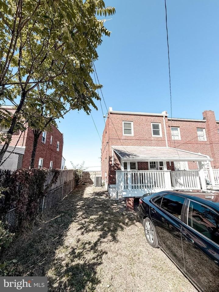 7713 E Baltimore St - Photo 6 of 50