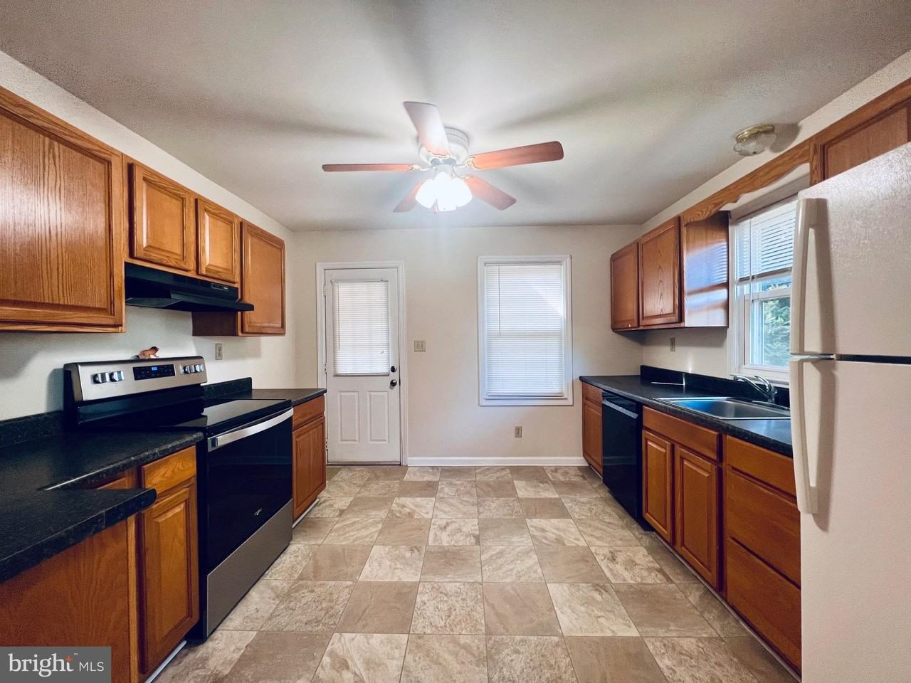 595 Calvert Beach Rd - Photo 2 of 11