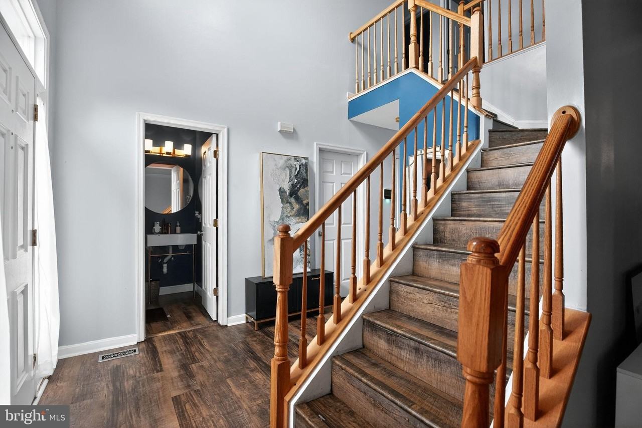 2353 S Hampton Dr - Photo 5 of 30