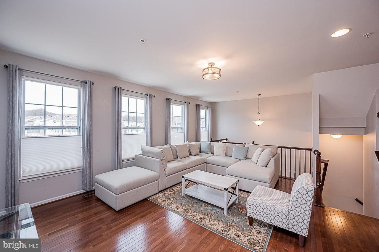 6748 Green Mill Way - Photo 6 of 32